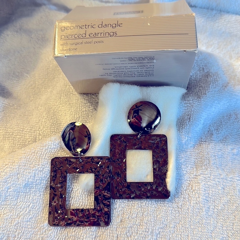 Avon Vintage (1992) Silvertone Geometric Dangle Pierced Earrings